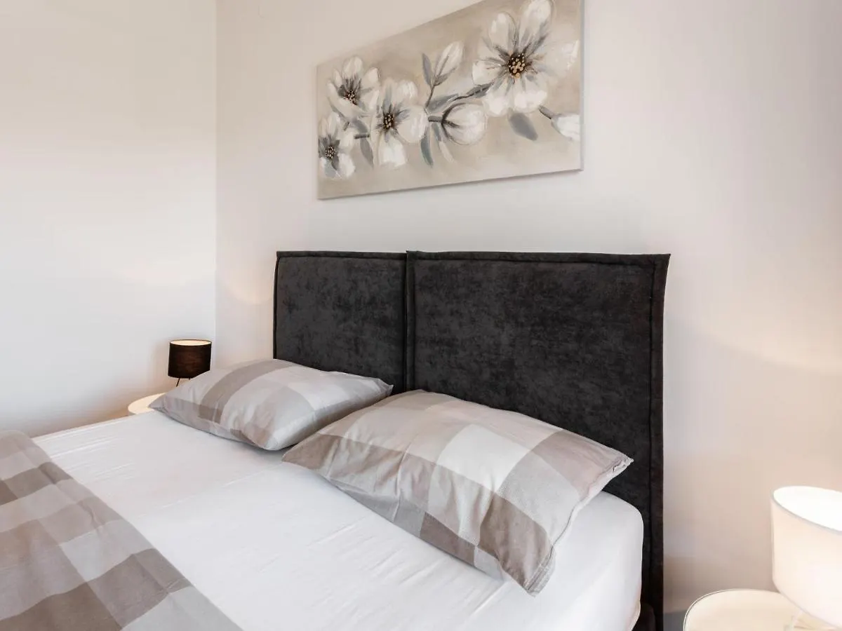 Apartment Tino - Zad510 By Interhome Sukosan
